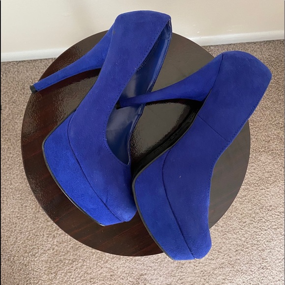 Heels - Picture 5 of 7